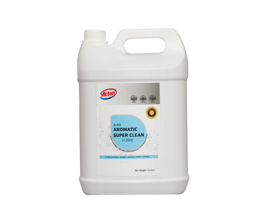 White gallon container labeled "Aromatic Super Clean." Blue label with text and red logo. Handle on top. Industrial cleaning product impression.